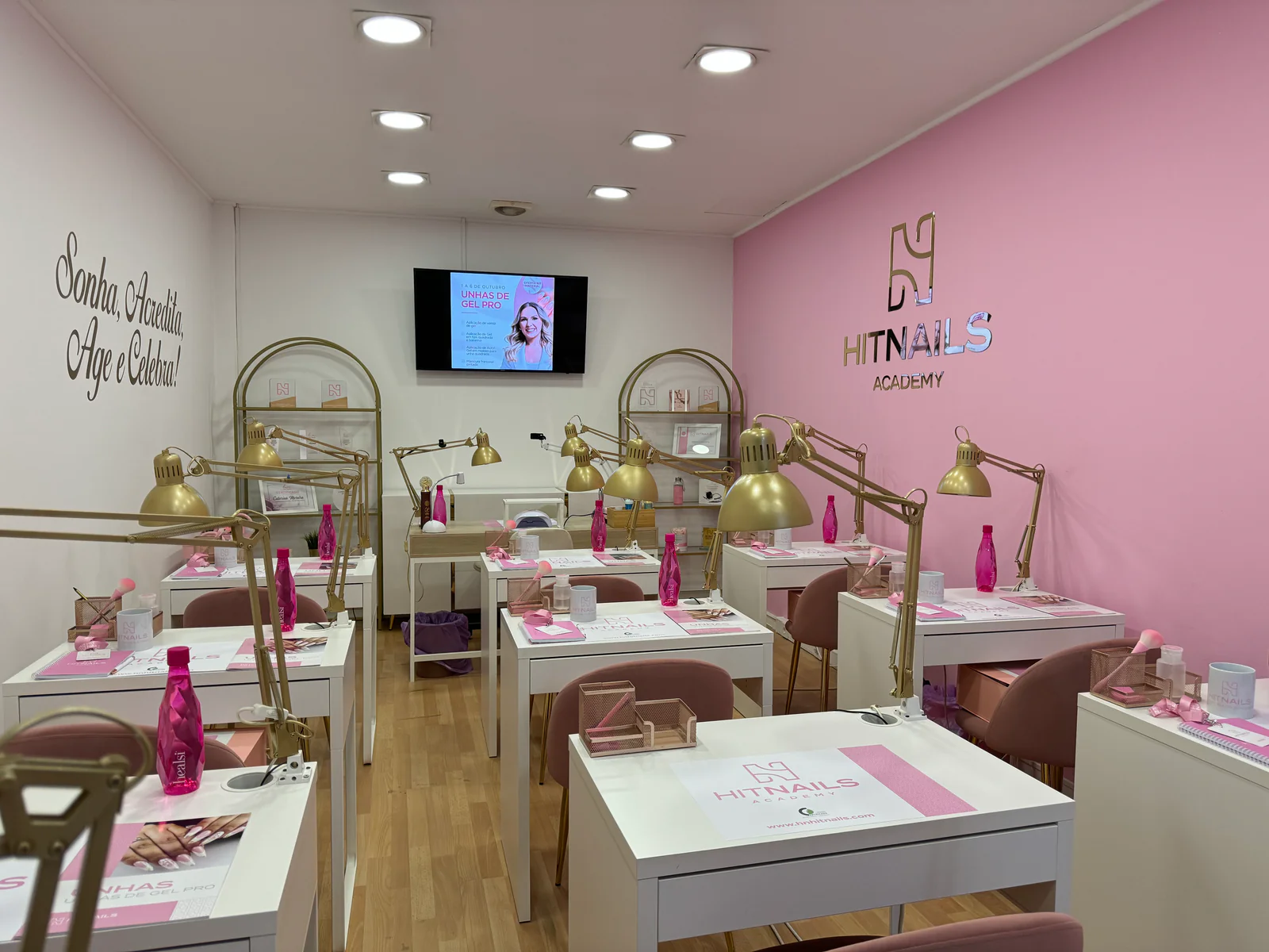 Hit Nails Academy